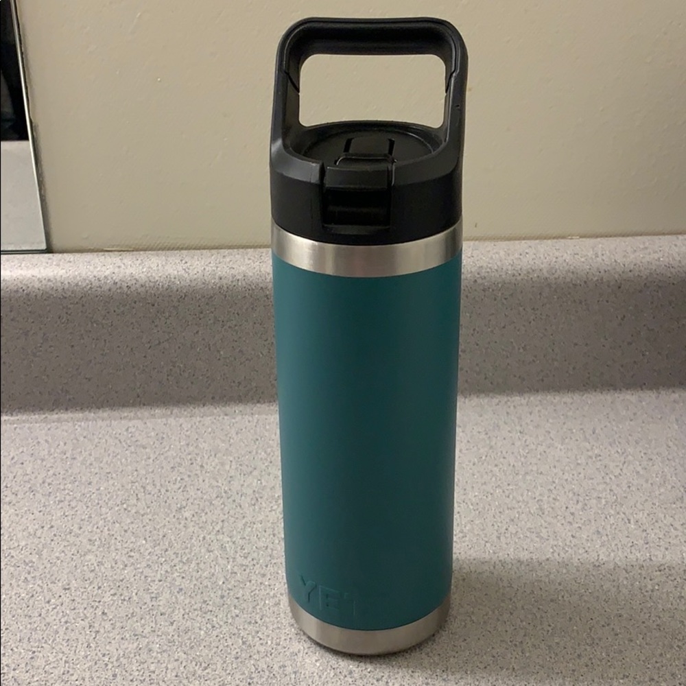 Yeti 18oz rambler with straw lid